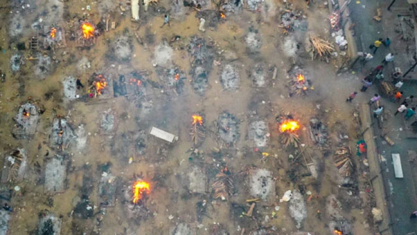 ভারতে করোনায় সব অতীত রেকর্ড ভেঙে আজ সর্বোচ্চ মৃত্যু  