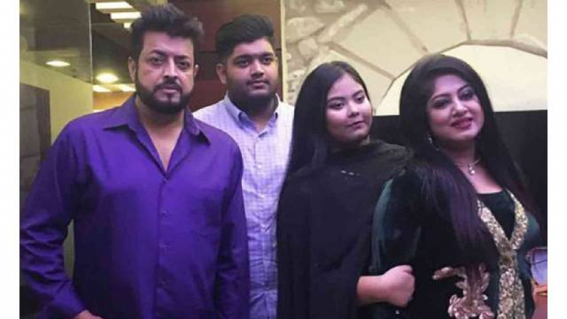 অভিনেতা দম্পতির পরিবার