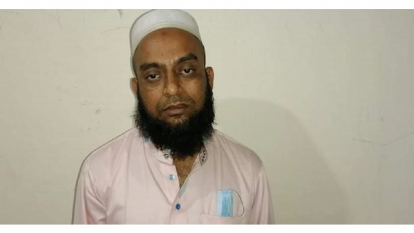 ইয়াবা সেবন করেন মাদ্রাসা অধ্যক্ষ, রয়েছে বিক্রিরও অভিযোগ