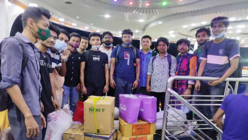 সহায়তা নিয়ে প্রস্তুত সৈকত