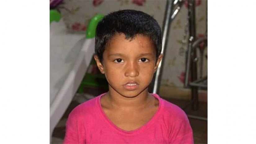 মা-বাবার কাছে যেতে চায় শিশু নূর মোহাম্মদ