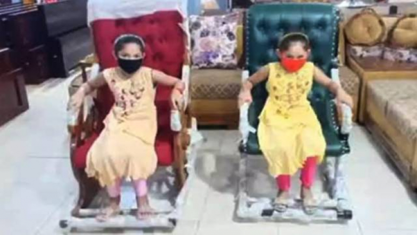 বিজ্ঞাপন চিত্রে কাকলী ফার্নিচার