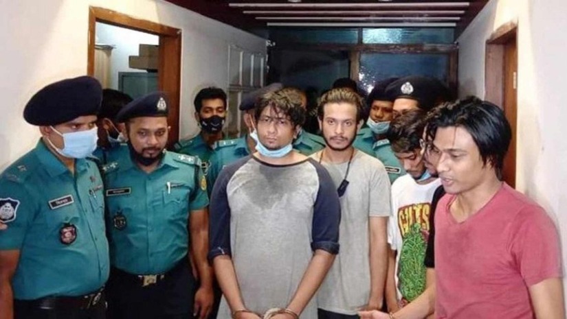 নতুন মাদক এলএসডি সেবন ও ব্যবসায় জড়িত সন্দেহে গ্রেপ্তার বেসরকারি বিশ্ববিদ্যালয়ের পাঁচ ছাত্র