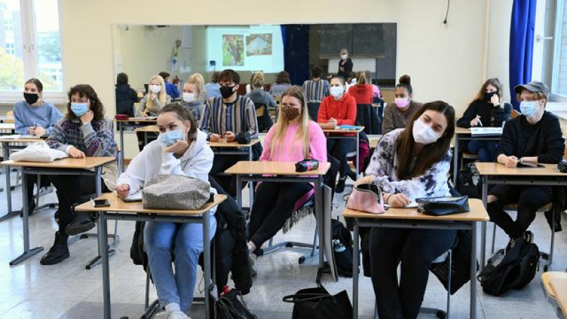 জাপানে ১৮ মাসের মধ্যে মাত্র ৫৬ দিন বন্ধ ছিল শিক্ষাপ্রতিষ্ঠান