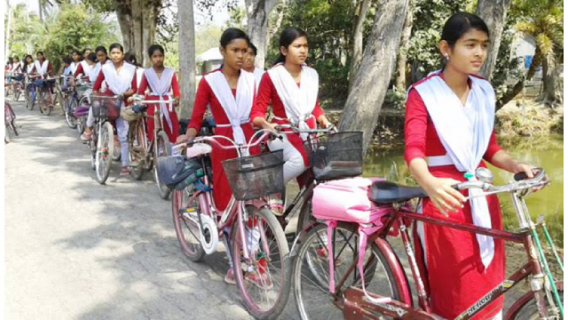 স্কুলছাত্রীদের সাইকেল দেয়ার সুপারিশ সংসদীয় কমিটির