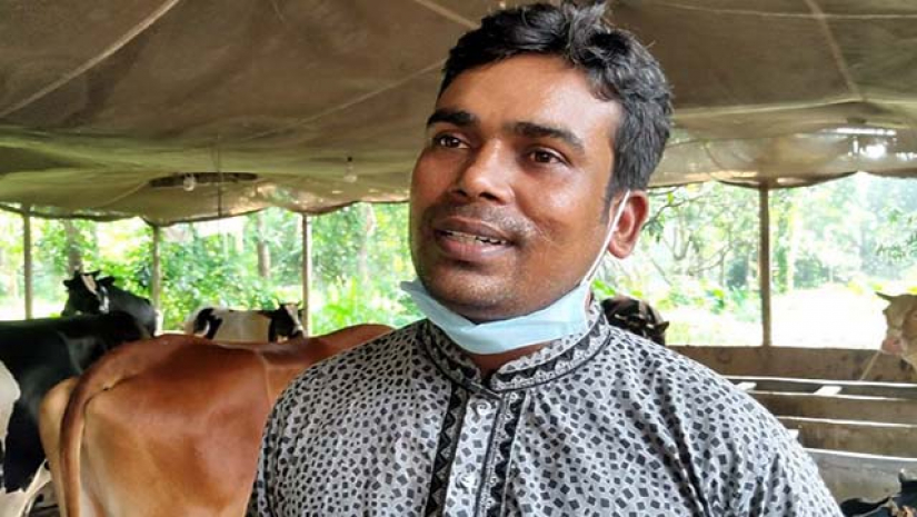রাজশাহী বিশ্ববিদ্যালয়ের হিসাববিজ্ঞান ও তথ্য ব্যবস্থা বিভাগের সাবেক শিক্ষার্থী রবিউল করিম