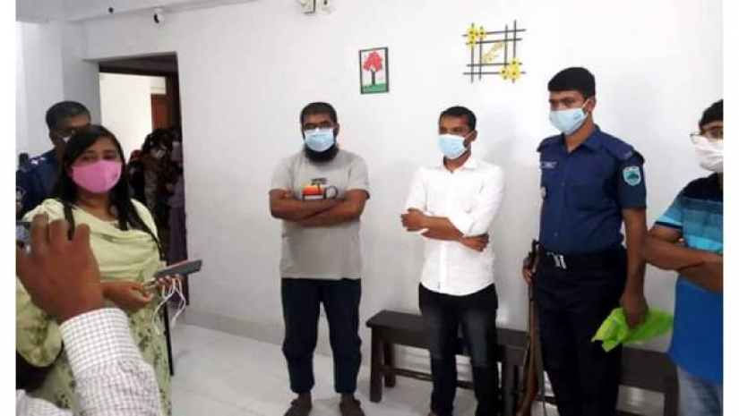 কোচিংয়ের ৩ শিক্ষককে পাঁচ হাজার টাকা করে জরিমানা করেছেন ভ্রাম্যমান আদালত