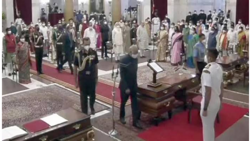 মোদির মন্ত্রিসভায় রদবদল, শপথ নিলেন ৪৩ মন্ত্রী