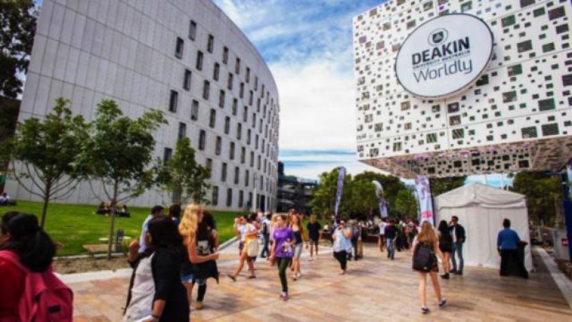অস্ট্রেলিয়ার ডেকিন বিশ্ববিদ্যালয়