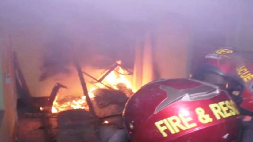 ছাত্রলীগ সম্পাদককে ছুরিকাঘাতে হত্যা, অভিযুক্তের বাড়িতে আগুন