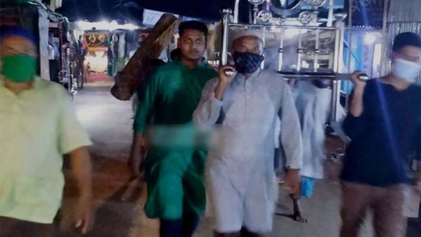  মৃত্যুর ৫ ঘণ্টা পরও আসেনি পরিবারের কেউ, দাফন করল ছাত্রলীগ