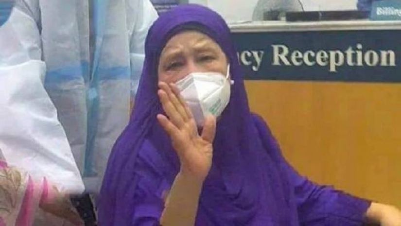 দুপুরে করোনা ভ্যাকসিন নেবেন বেগম জিয়া