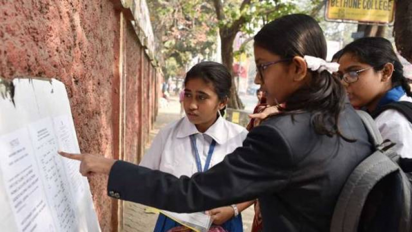 পরীক্ষা ছাড়াই পশ্চিমবঙ্গে মাধ্যমিকের ফল প্রকাশ, শতভাগ পাশ