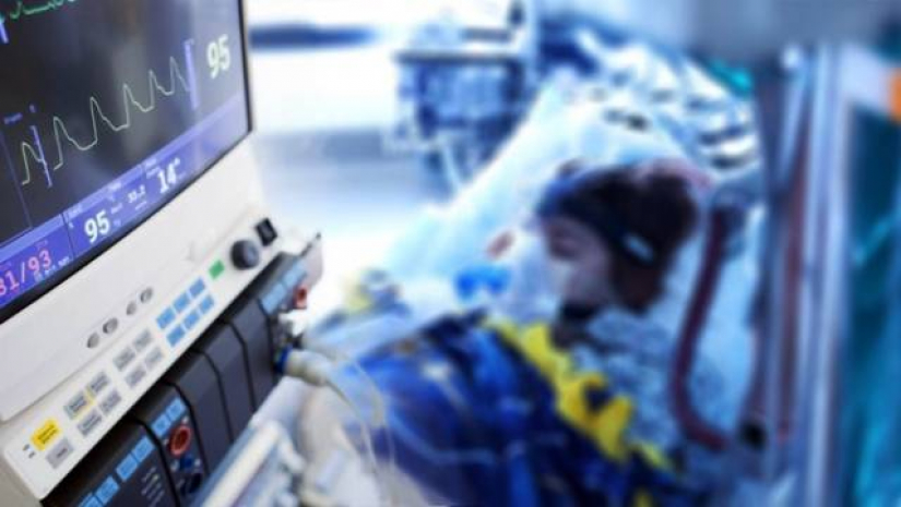 লাইফ সাপোর্টে থাকা যমজ নবজাতকের মাকে বাঁচানো যায়নি