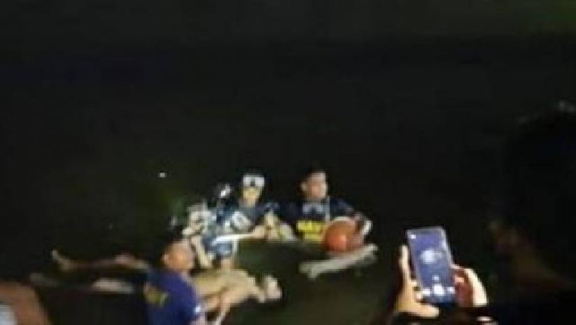 উদ্ধারে অংশ নেওয়া নৌবাহিনী স্পেশাল টিম 