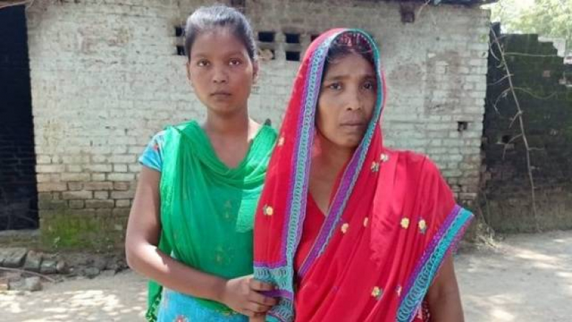 মা শকুন্তলা দেবীর সঙ্গে নেহা