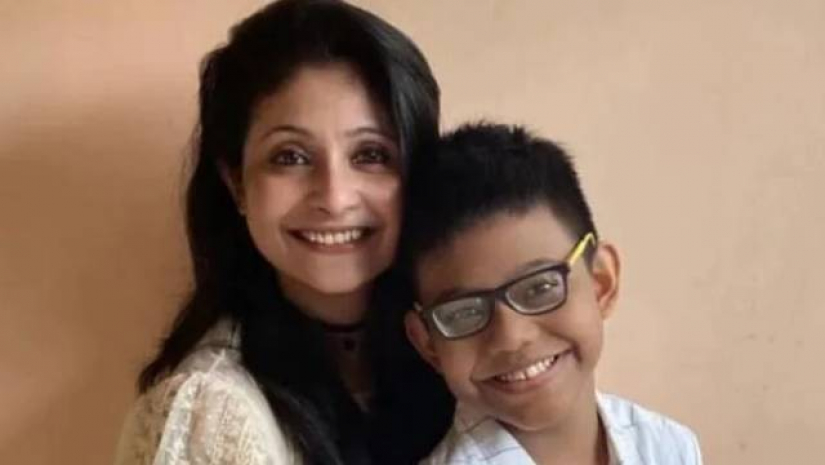 মায়ের সঙ্গে রেয়াংশ