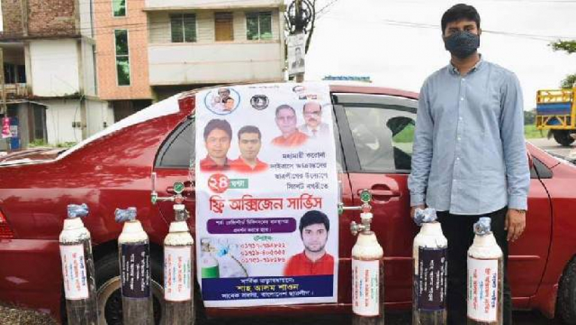 ফ্রি অক্সিজেন সেবা নিয়ে মানুষের দরজায় ছাত্রলীগের শাওন