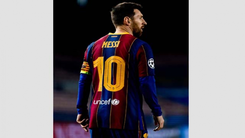 বার্সা ছাড়লেন মেসি