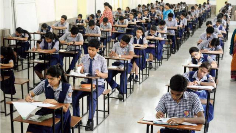 আগামী বছর পশ্চিমবঙ্গের মাধ্যমিক-উচ্চ মাধ্যমিকে কমবে পাঠ্যসূচি