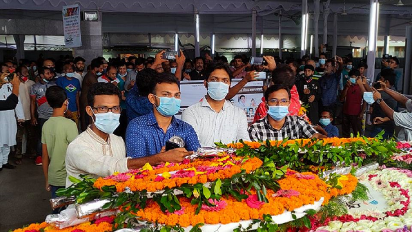 বঙ্গবন্ধুর প্রতিকৃতিতে ঢাকসাস’র শ্রদ্ধাজ্ঞলি