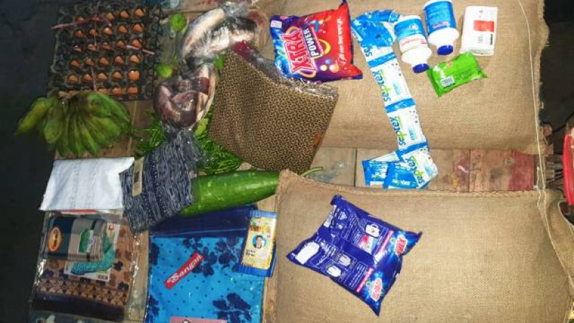 উপহারসামগ্রীর নিয়ে অসহায়দের পাশে ইউনিভার্সিটি স্টুডেন্ট অ্যাসোসিয়েশন অফ হরিণাকুণ্ডের শিক্ষার্থীরা