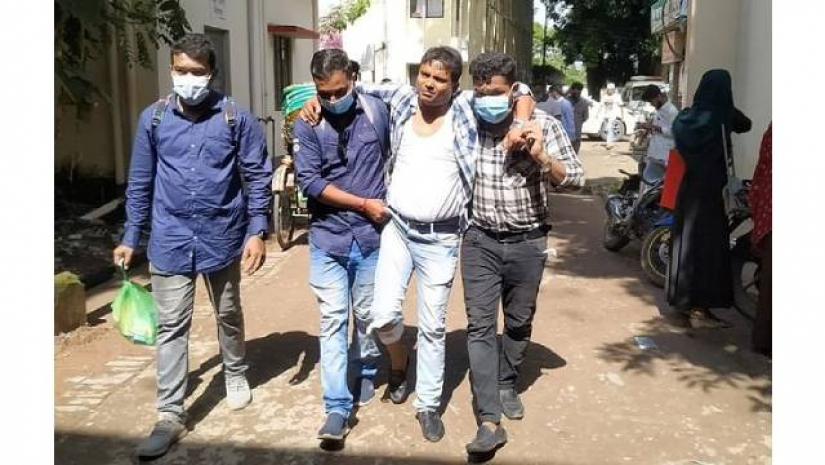 স্বেচ্ছাসেবক দলের অনুষ্ঠানে ছাত্রলীগের হামলা, সাংবাদিকসহ আহত ১৫