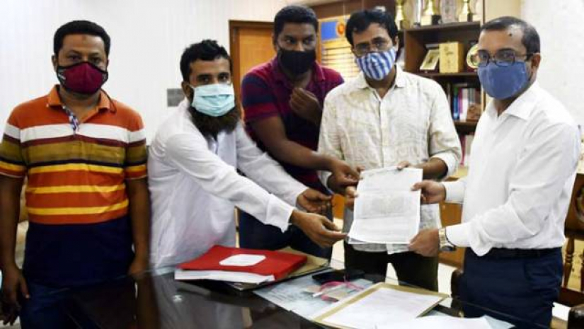 সরকারের আর্থিক সহায়তাসহ বিশেষ প্রণোদনার প্রদানের জন্য তারা জোর দাবি জানিয়েছে বাংলাদেশ পুস্তক প্রকাশক ও বিক্রেতা সমিতি