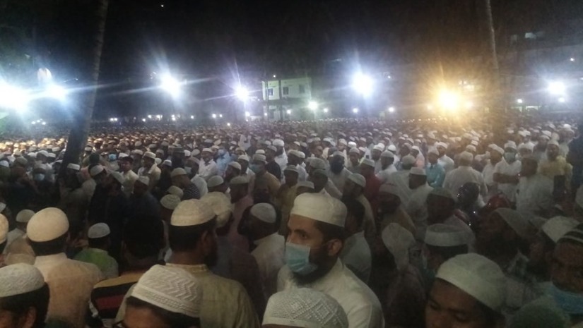আল্লামা জুনায়েদ বাবুনগরীর জানাজায় মুসল্লিদের ঢল