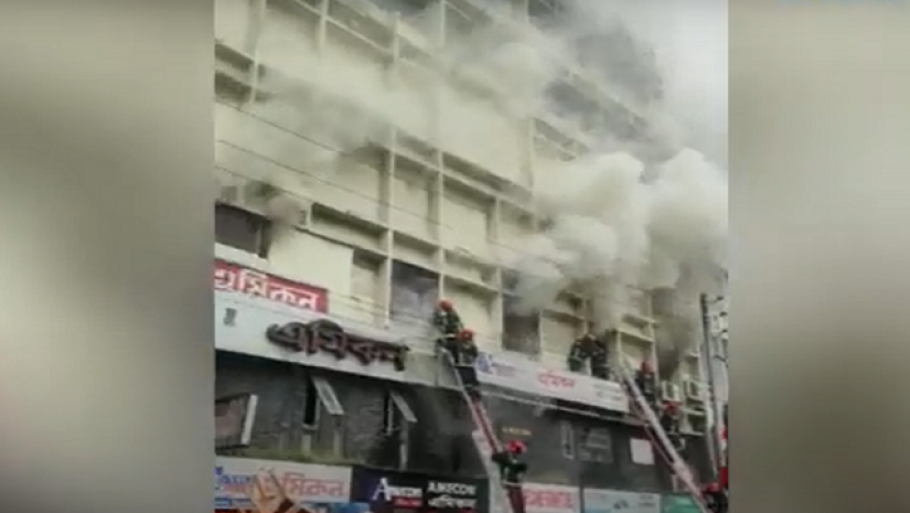বনানীর ছয়তলা ভবনে আগুন