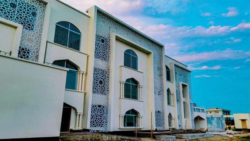 স্কুলশিক্ষককে মডেল মসজিদের ইমাম নিয়োগ, ইউএনওর নামে মামলা