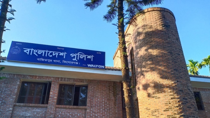 ছেলের চাকরি হয়নি, ১০ লাখ টাকাও ফেরত মেলেনি