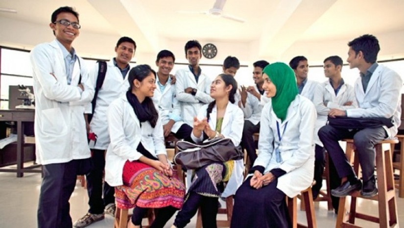 মেডিকেল শিক্ষার্থী