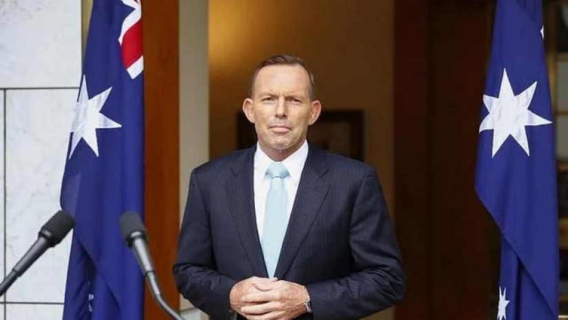 মাস্ক না পরায় সাবেক প্রধানমন্ত্রীকে জরিমানা