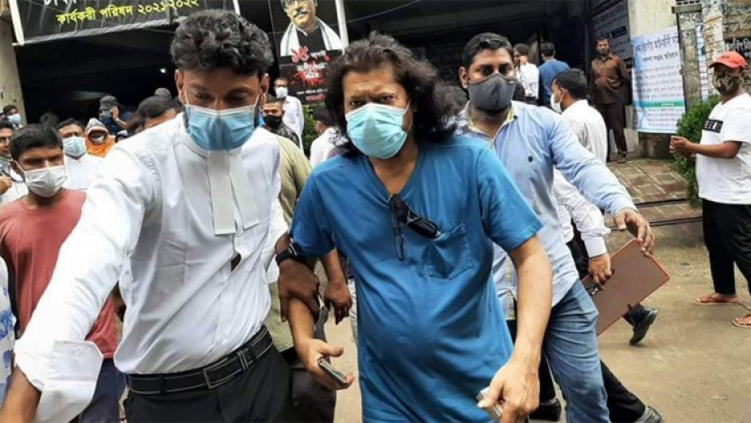 নিজের গানের সুরক্ষায় আদালতে রকস্টার জেমস