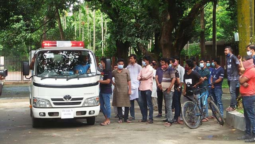 বাড়ির পথে অপুর নিথর দেহ (ভিডিও)