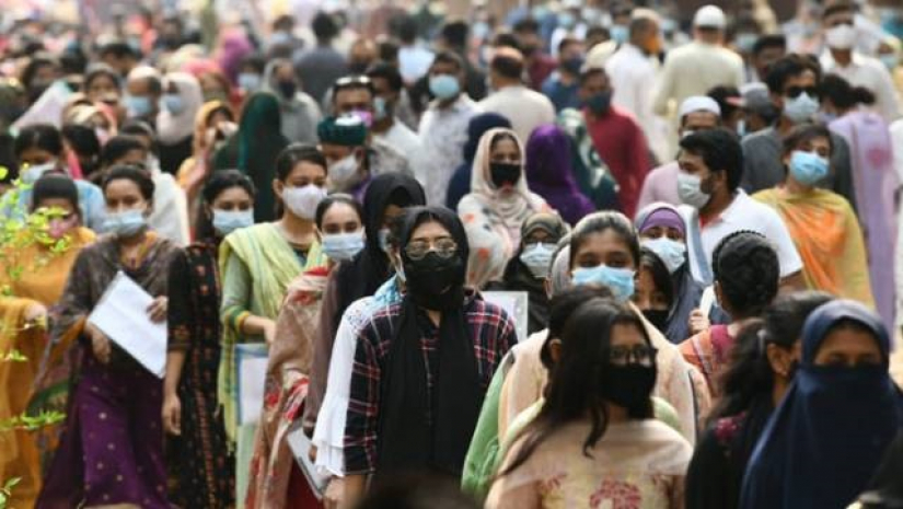 রাবি ভর্তি পরীক্ষায় অংশ নেয়া ছাত্রীদের সঙ্গে নিতে হবে বিছানা-বালিশ