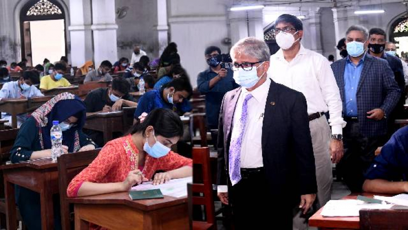 শেষ হলো ঢাবি ‘ক’ ইউনিটের ভর্তি পরীক্ষা, প্রশ্নপত্রে সন্তুষ্ট শিক্ষার্থীরা