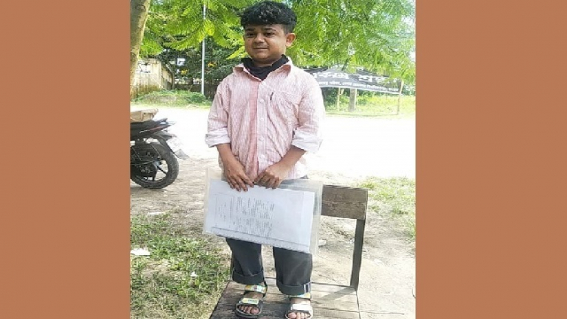 ঢাবি ভর্তি পরীক্ষায় অংশ নিলেন আড়াই ফুট উচ্চতার মুন্না
