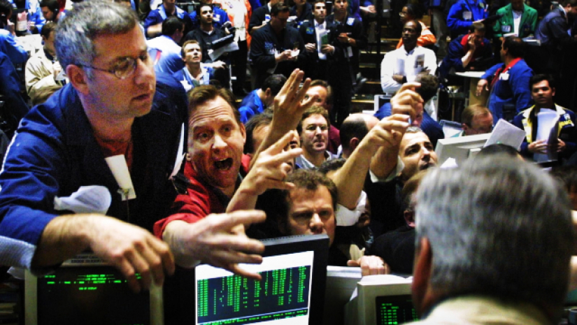 অর্থনৈতিক মন্দার কারণে বেকারত্ম বেড়ে যাওয়ায় জনরোষ বাড়তে থাকে। 