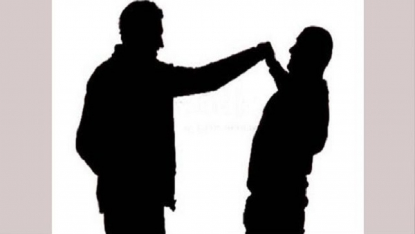 ঘুষিতে প্রধান শিক্ষকের ৩টি দাঁত ভাঙলেন স্কুল কমিটির সভাপতি!