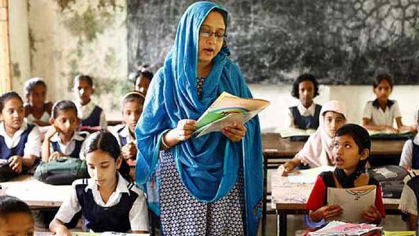 স্যোশাল মিডিয়ায় প্রাথমিক শিক্ষকরাও থাকবেন নজরদারিতে