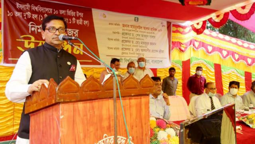 ইসলামী বিশ্ববিদ্যালয়ে মেগা প্রকল্পের আওতায় শিক্ষার্থীদে হল উদ্বোধনী অনুষ্ঠানে তিনি এসব কথা বলেন