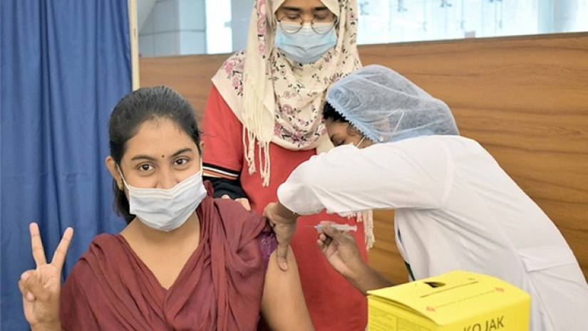 স্কুলশিক্ষার্থীদের পরীক্ষামূলক টিকা