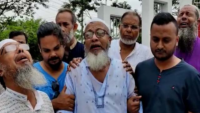 ছেলে কাজী মসিউর রহমানের বিদায়ে কান্নারত তার পিতা