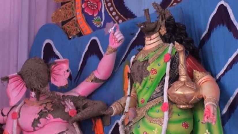 প্রতিমা ভাংচুরের প্রতিবাদে ঢাবিতে সমাবেশ