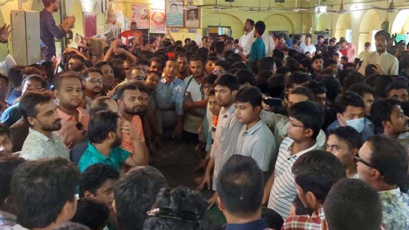 মধুর ক্যান্টিনে ছাত্রলীগ ও ছাত্রদল