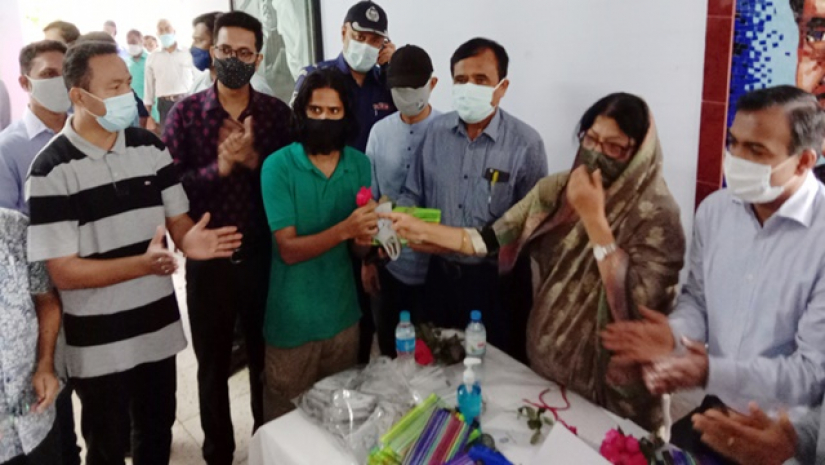 দেড় বছর পর খুলেছে চবির হল, উচ্ছ্বসিত শিক্ষার্থীরা