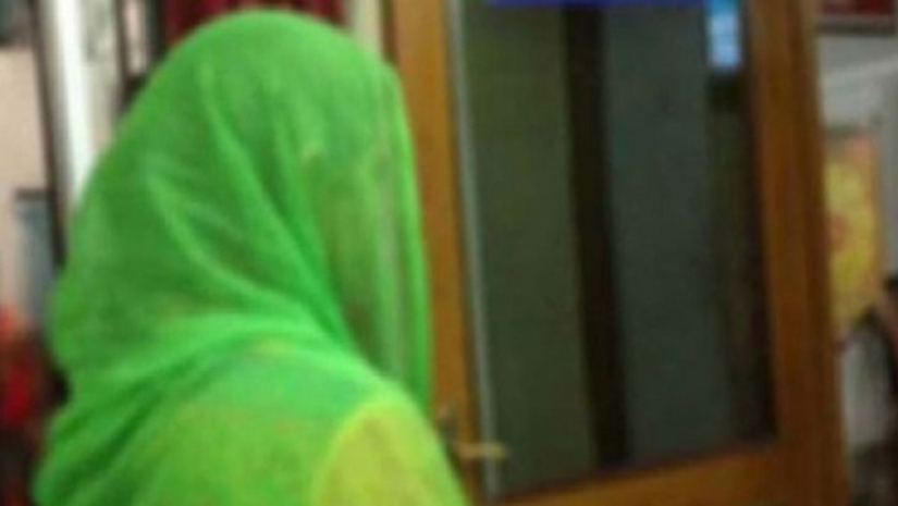 বিয়ের দাবিতে প্রেমিকের বাড়িতে এসএসসি পরীক্ষার্থীর অনশন