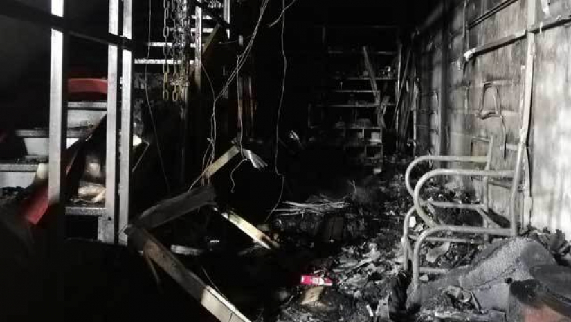 বাড্ডায় ফার্নিচার গোডাউনের আগুন, দেড় ঘন্টার চেষ্টায় নিয়ন্ত্রণে 